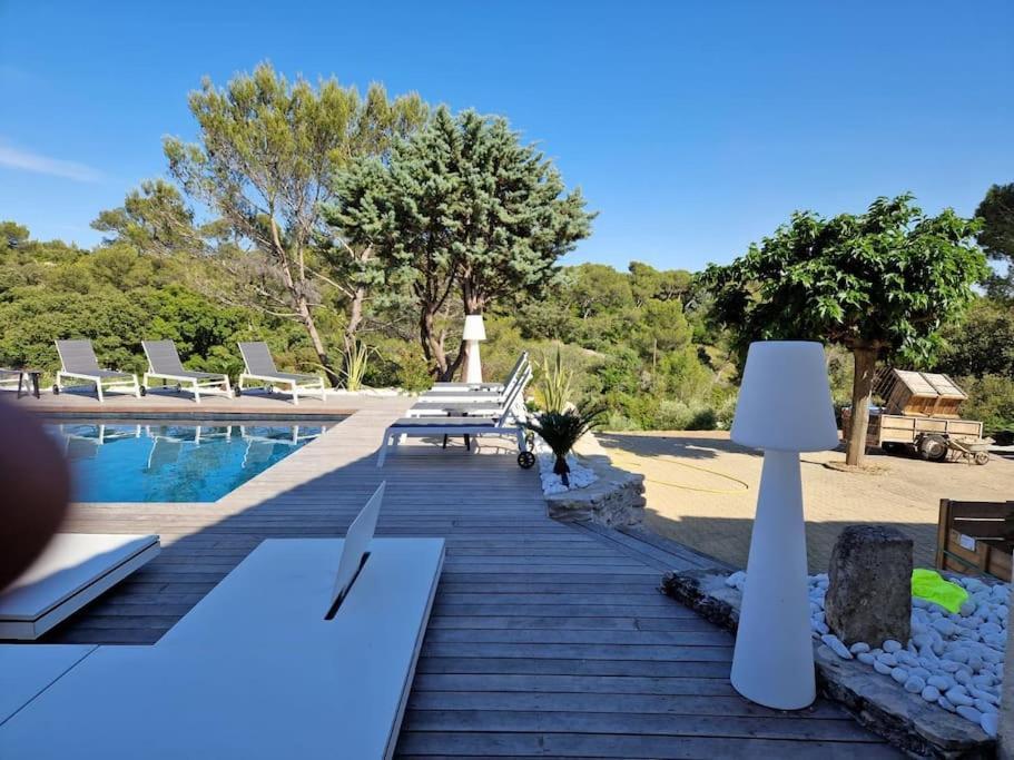 Magnifique Villa De Luxe Au Coeur De La Garrigue Nimes Bagian luar foto